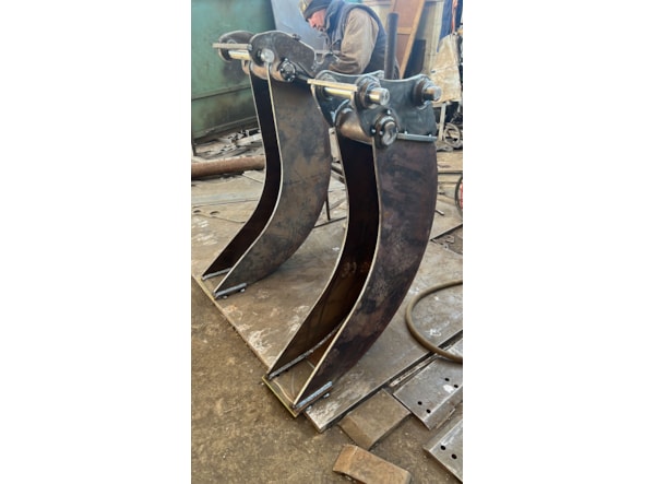 Cupa miniexcavator UtilMAX Cupa excavare 200 mm - 2 - 3 t. fara dinti de vanzare
